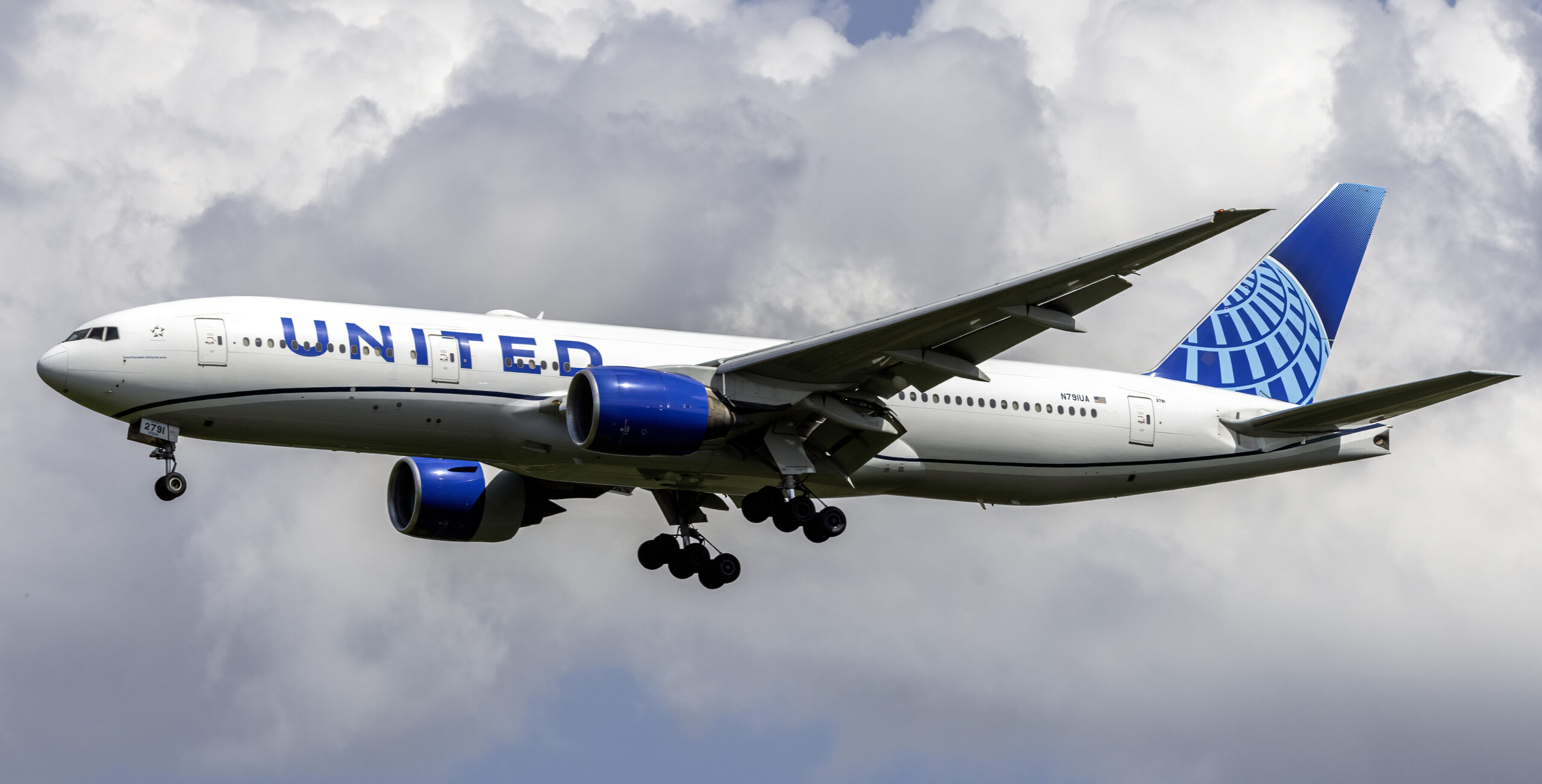 ETH Boeing 777-200 aircraft