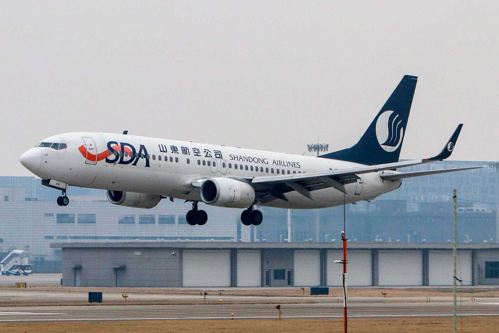 SC4825 산동항공 B738
